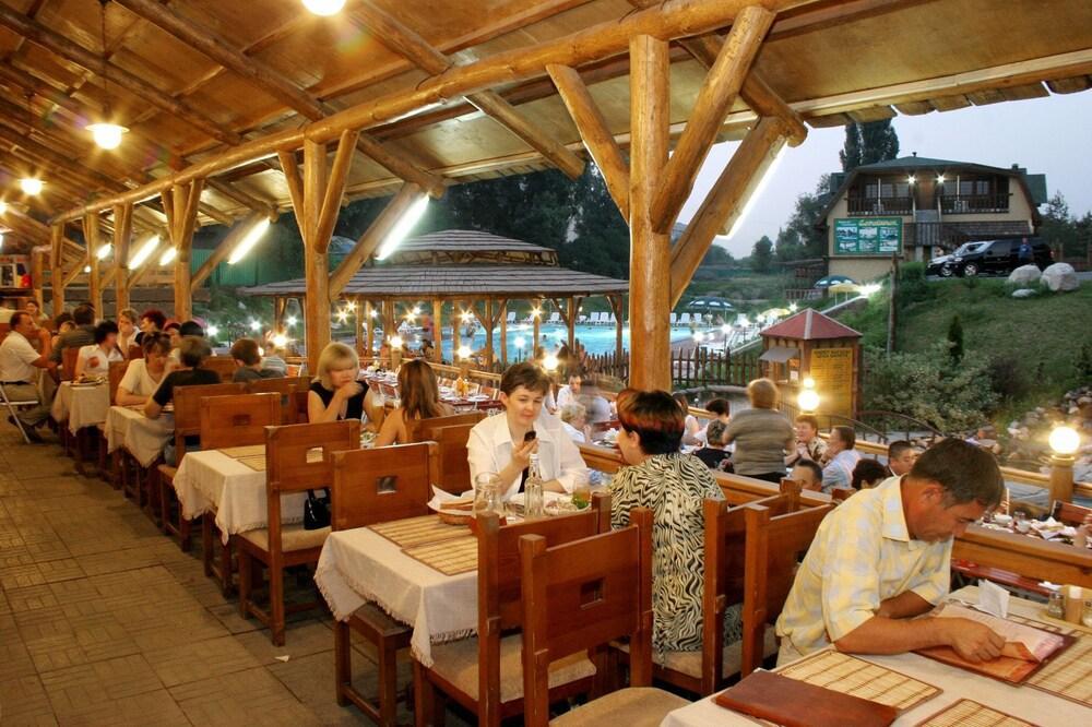 Saraishyq Hotel Almaty Restaurant photo