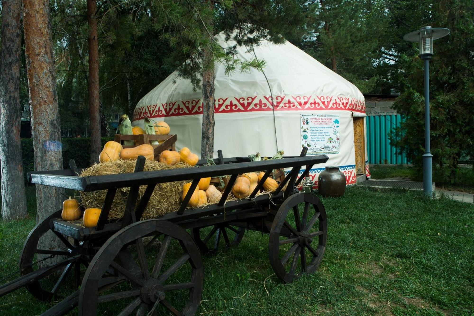 Saraishyq Hotel Almaty Exterior photo