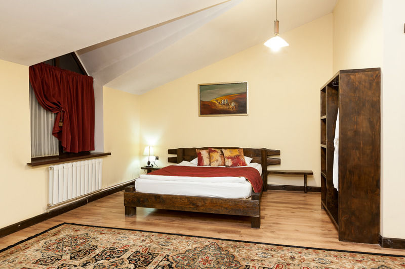 Saraishyq Hotel Almaty Exterior photo