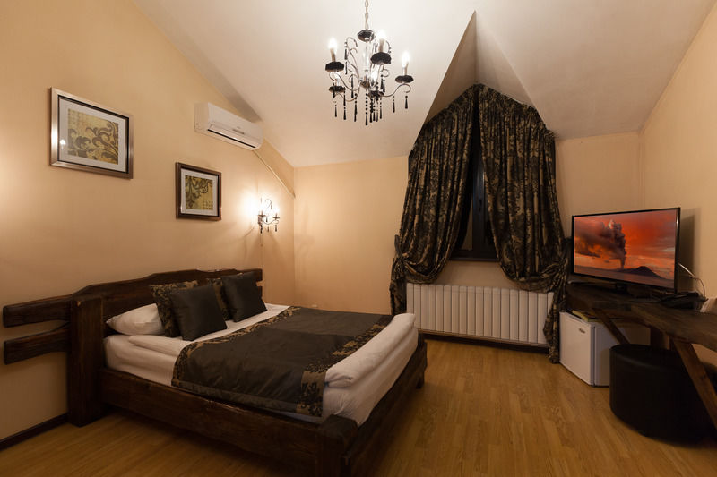 Saraishyq Hotel Almaty Exterior photo